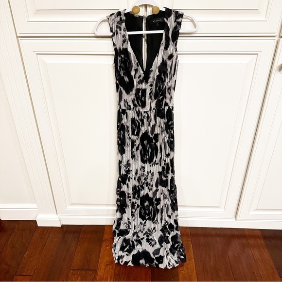 St John Women’s Designer Luxury Floral Pleated Sleeveless Maxi Dress Formal SZ 0 - Picture 3 of 11